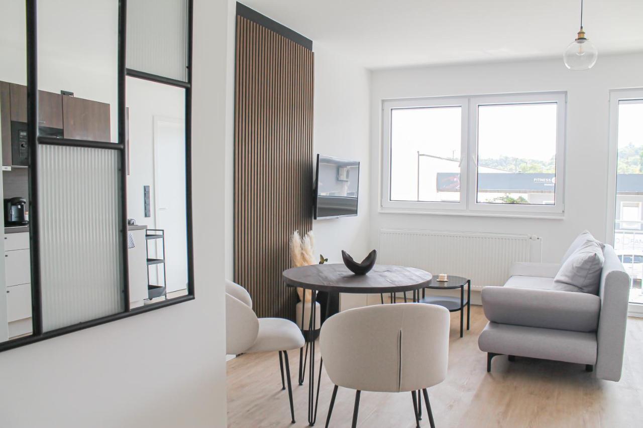 Special Apartment - Stadtnah, Balkon, Parkplatz, E-Ladestation, Gitterbox Fuer Fahrraeder, Fitnessstudio كوبلنس المظهر الخارجي الصورة